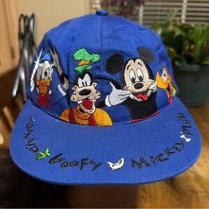 Vintage 80s/90s authentic Disney World youth snapback hat w/ Mickey & friends